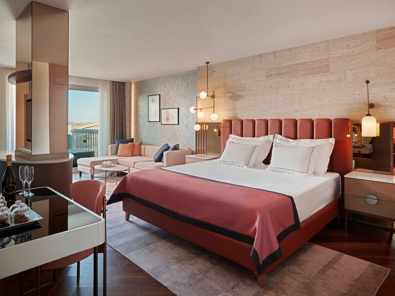 Penthouse suite with turkish bath & jacuzzi